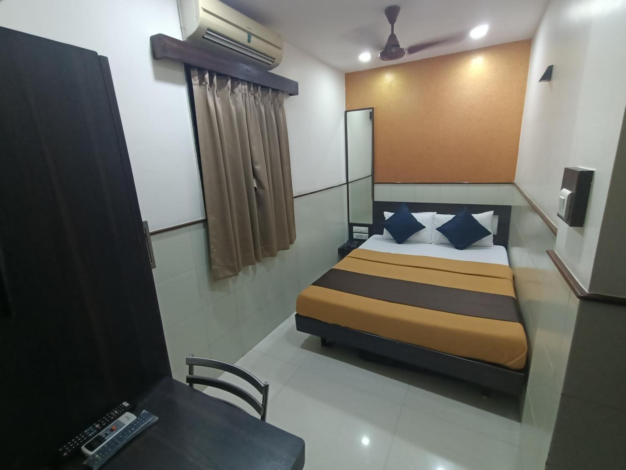 Hotel Triton - Near Us Embassy - Hotel In Sion مومباي المظهر الخارجي الصورة