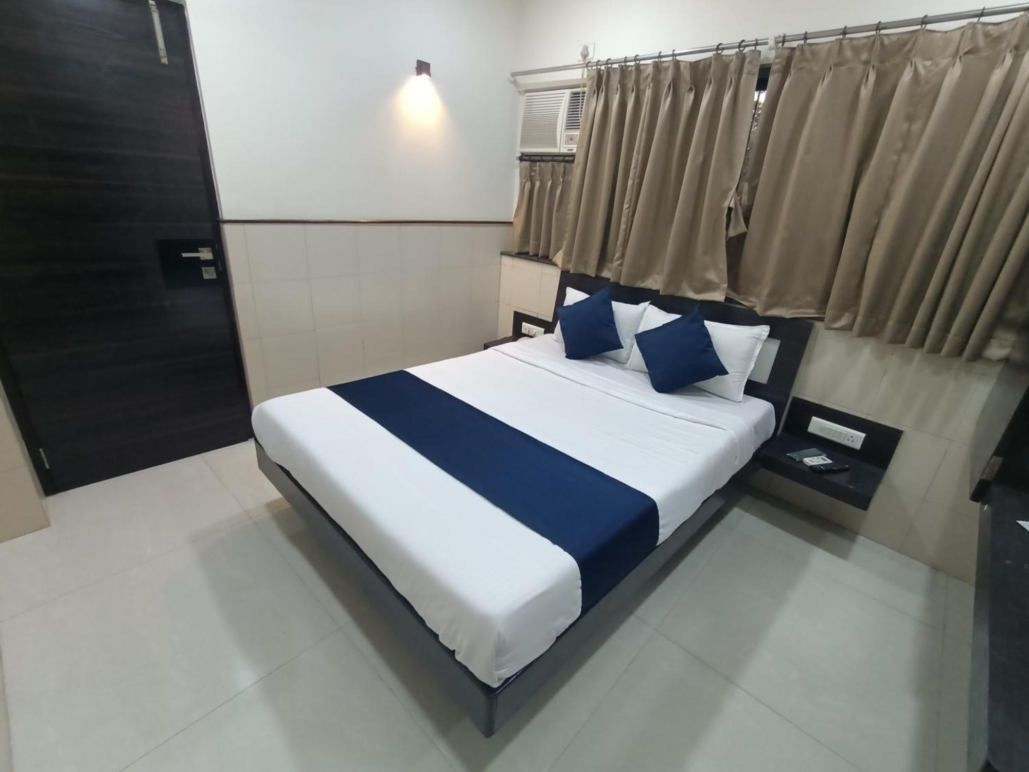 Hotel Triton - Near Us Embassy - Hotel In Sion مومباي المظهر الخارجي الصورة