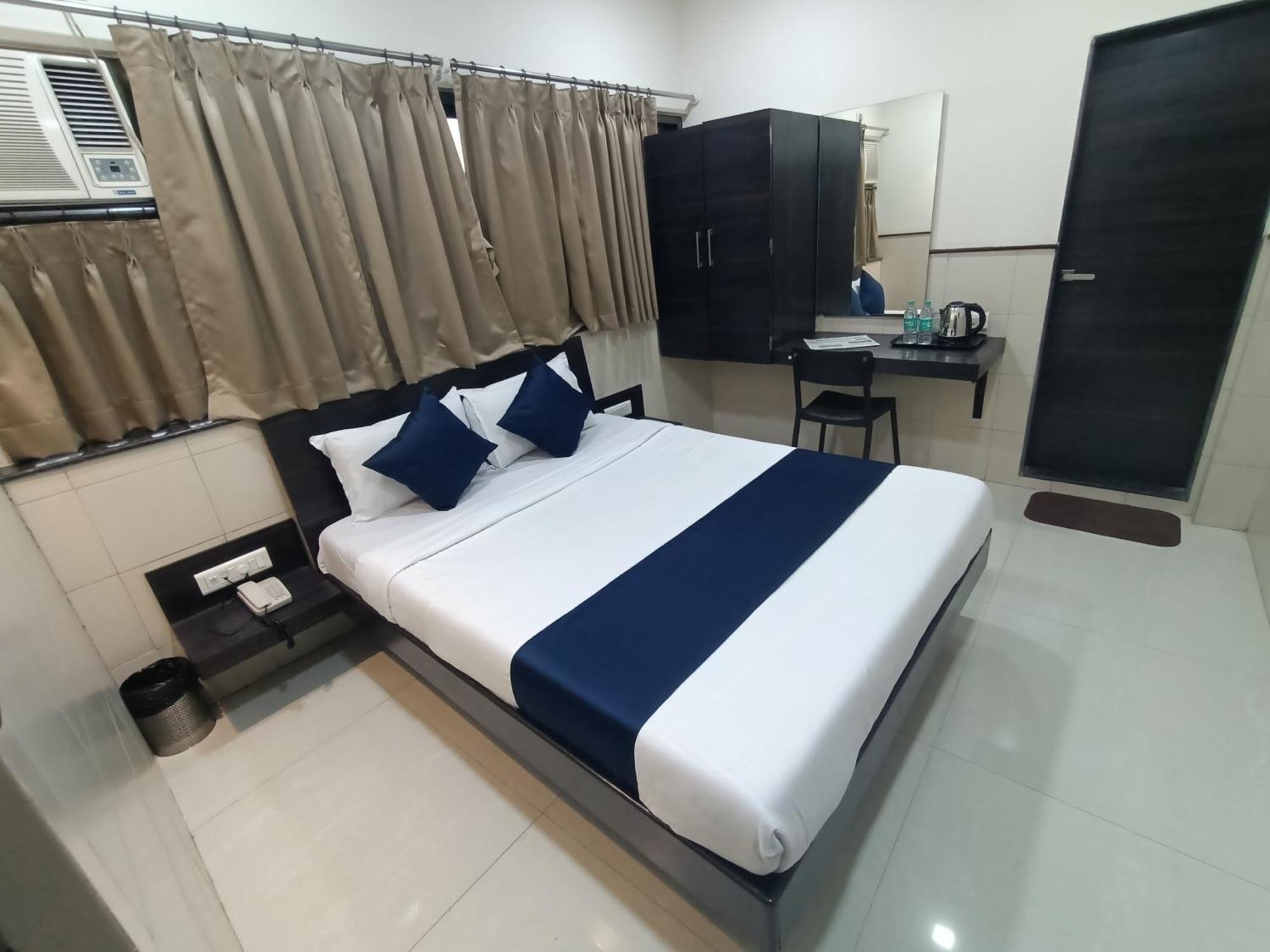 Hotel Triton - Near Us Embassy - Hotel In Sion مومباي المظهر الخارجي الصورة