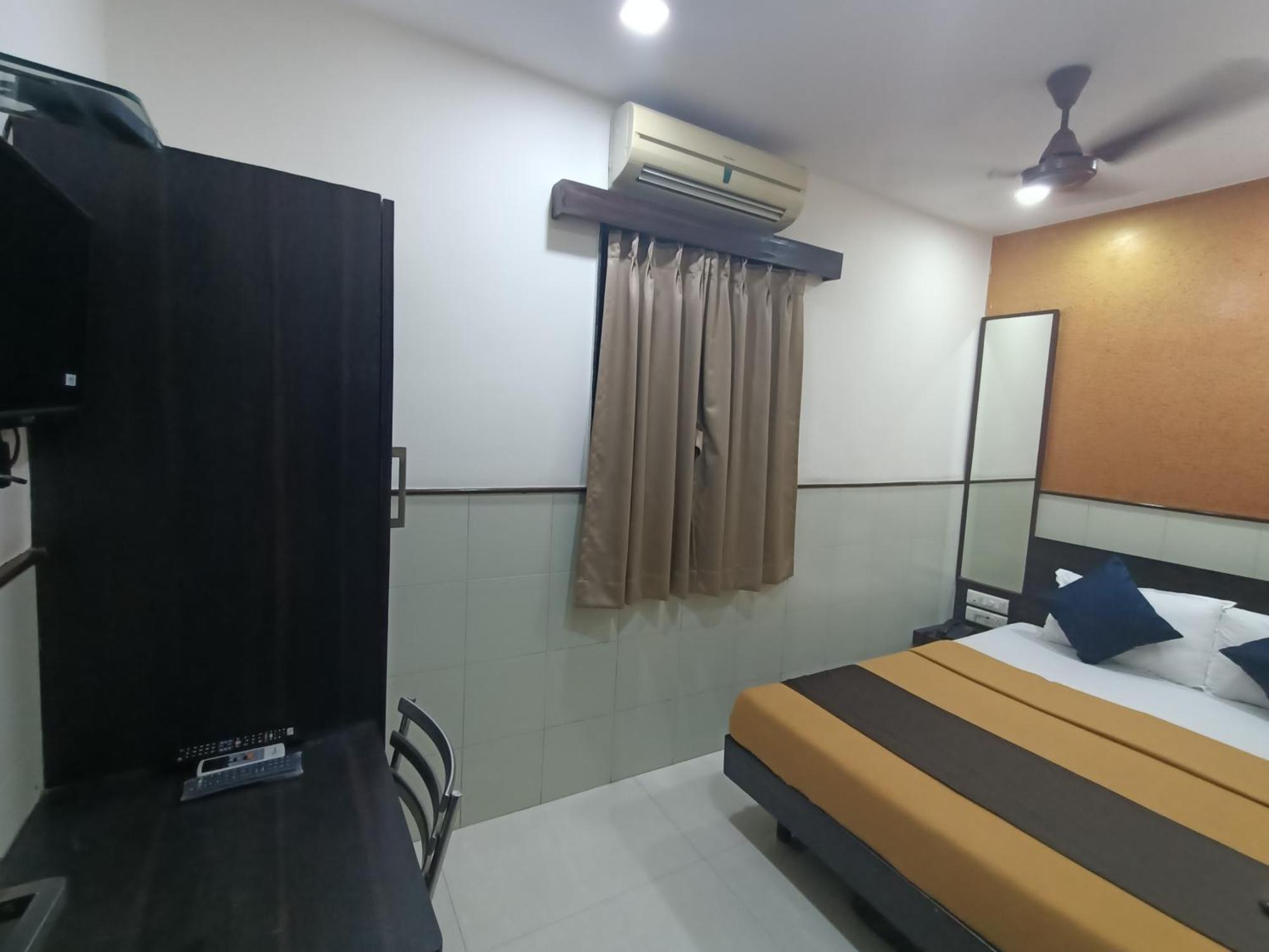 Hotel Triton - Near Us Embassy - Hotel In Sion مومباي المظهر الخارجي الصورة