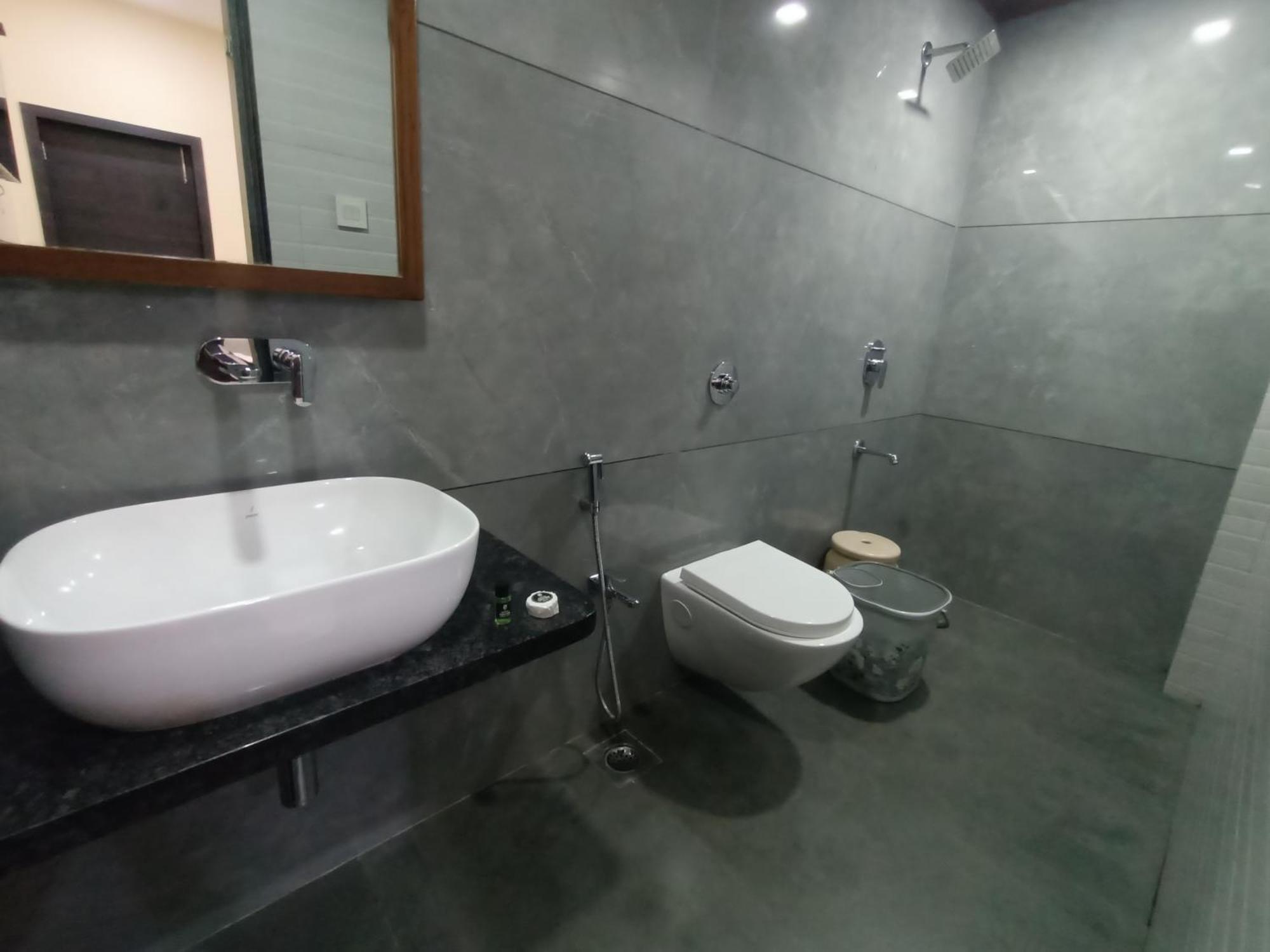 Hotel Triton - Near Us Embassy - Hotel In Sion مومباي المظهر الخارجي الصورة