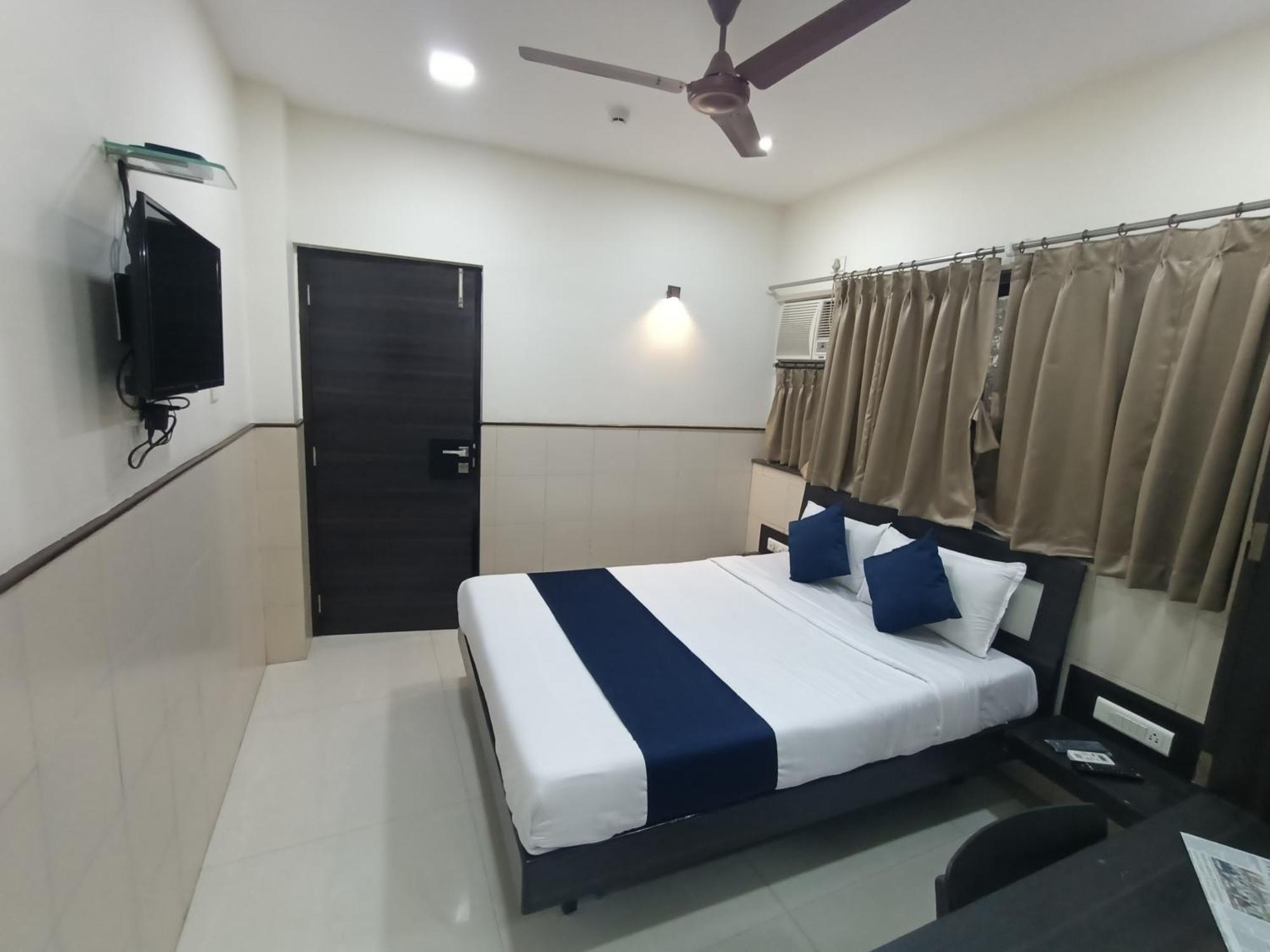 Hotel Triton - Near Us Embassy - Hotel In Sion مومباي المظهر الخارجي الصورة