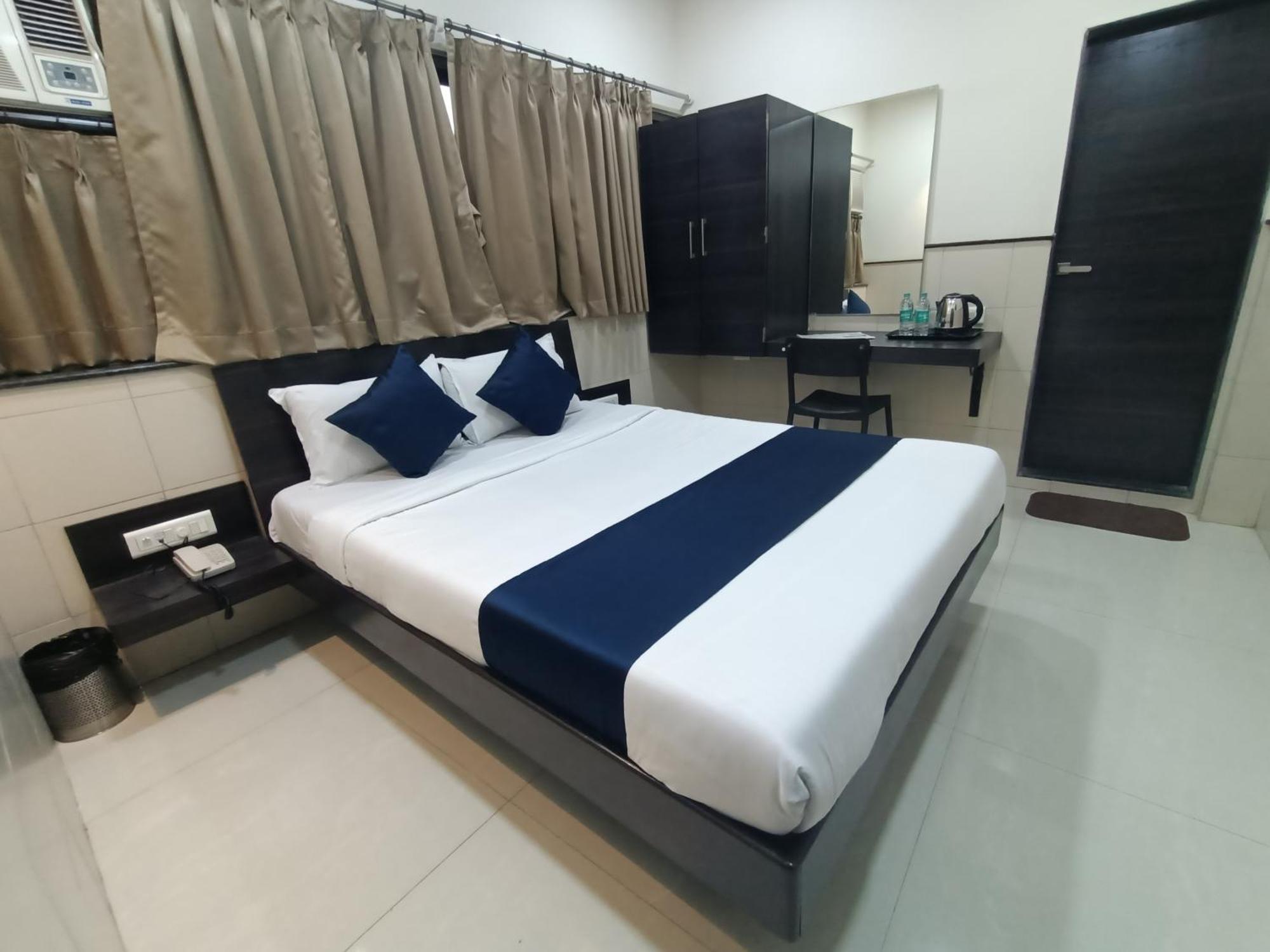Hotel Triton - Near Us Embassy - Hotel In Sion مومباي المظهر الخارجي الصورة