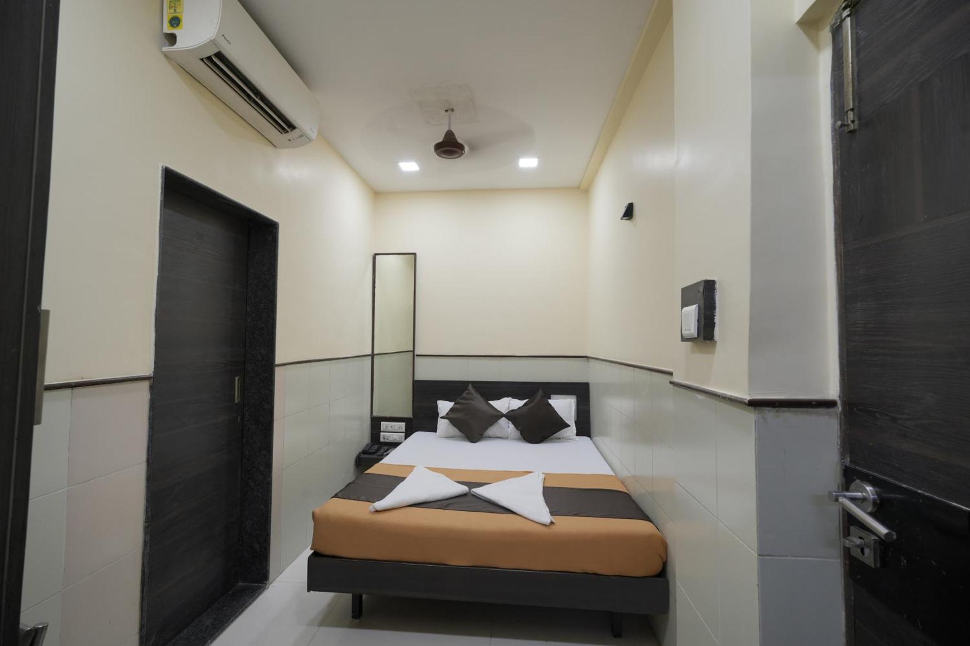 Hotel Triton - Near Us Embassy - Hotel In Sion مومباي المظهر الخارجي الصورة